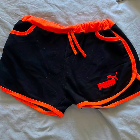 Puma Shorts For Women Size M - Picture 1 of 1